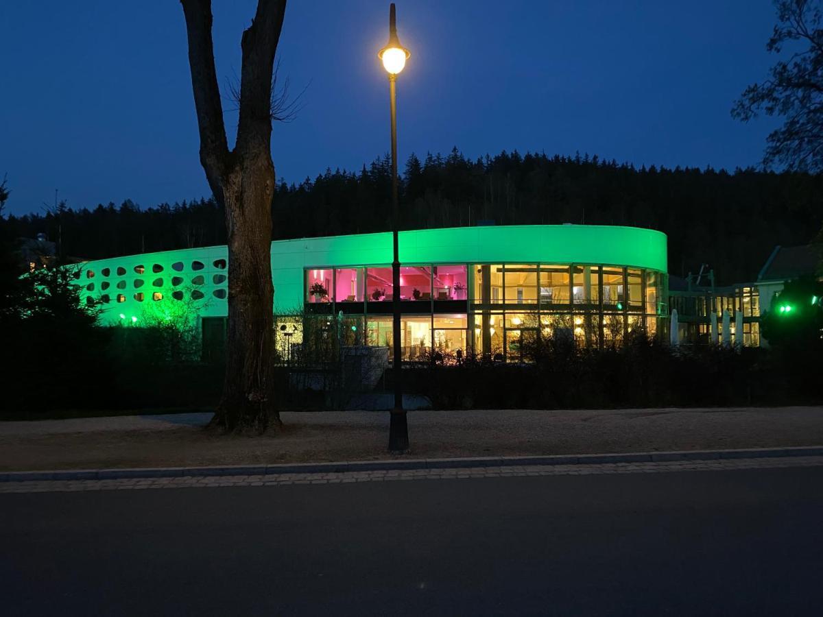Fewo Roland Ranft Direkt Am Kurpark Barrierearm 60Qm Bad Elster Kültér fotó